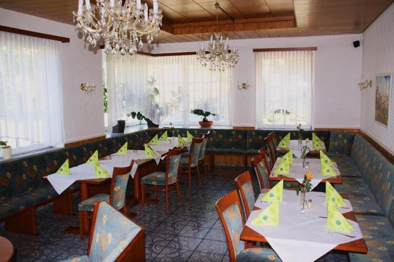 Hotel Schillerplatz Oehringen Exterior photo